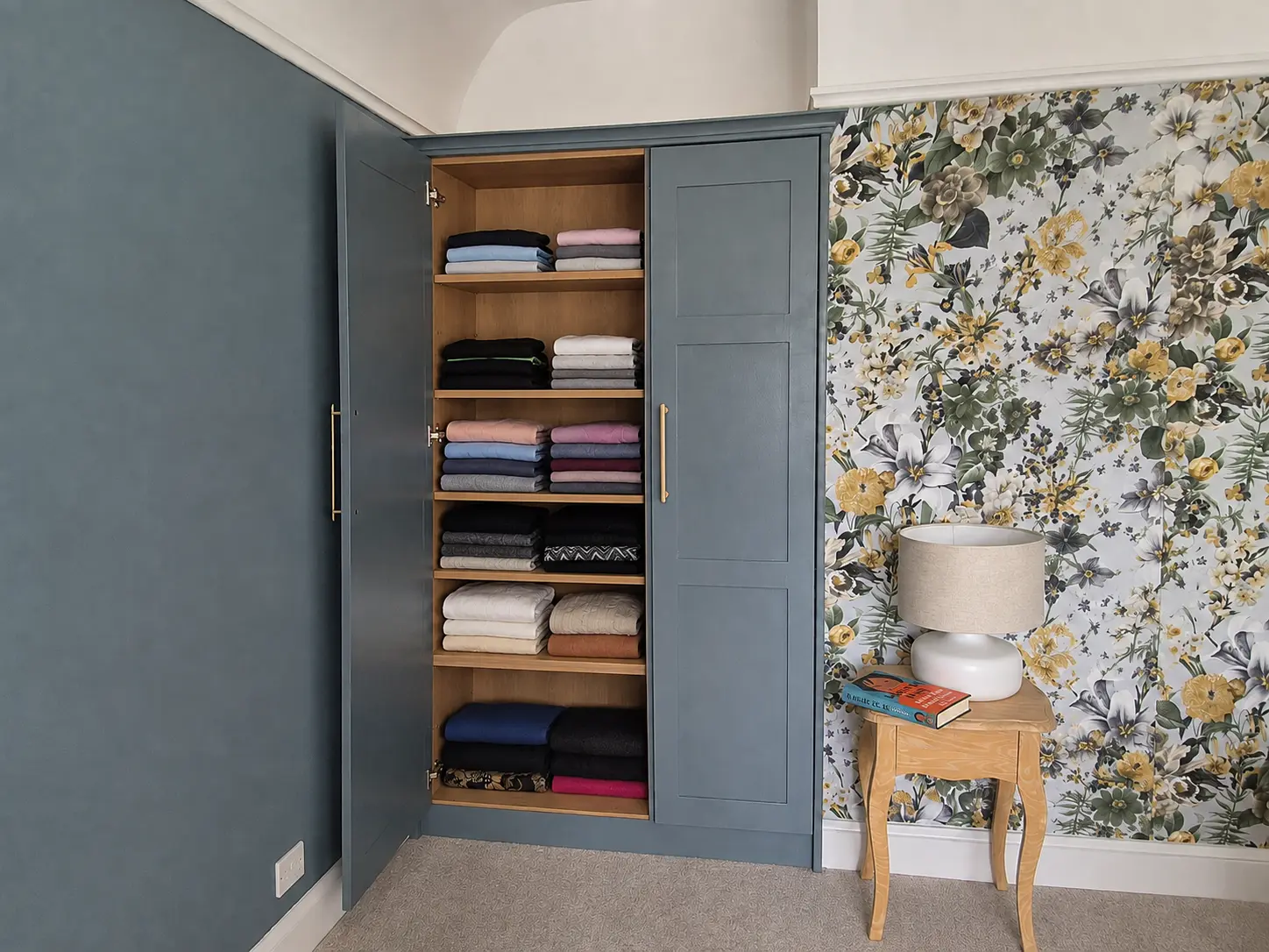 Fitted wardrobe with hanging space and drawer storage